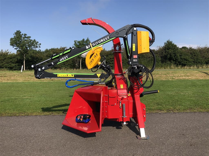 TP 270 PTO K med FTG 5,3m kran med fjernbetjent joystick.