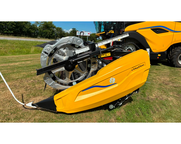 New Holland CR 11