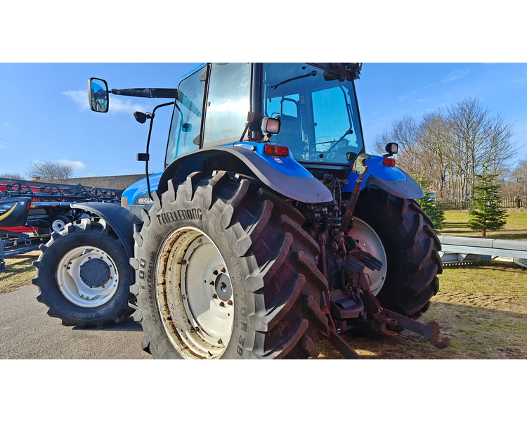 New Holland TM 165