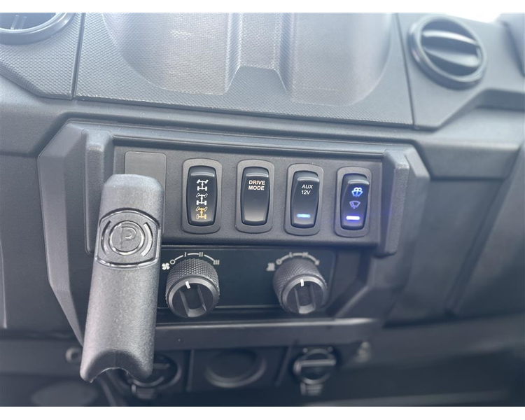 Polaris Ranger Kinetic EV T3B 60 km/t traktor. Inkl Lukket kabine med varme