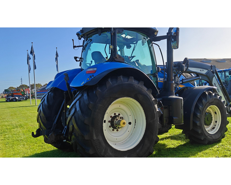 New Holland T7.260 med Quicke Q7M Frontlæsser