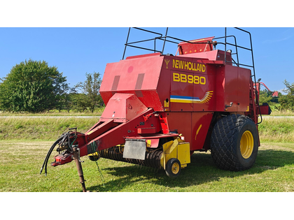 New Holland BB980