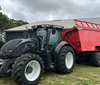 Valtra T214 m. Flisvogn fra Kronos / Alsidig Maskinfabrik