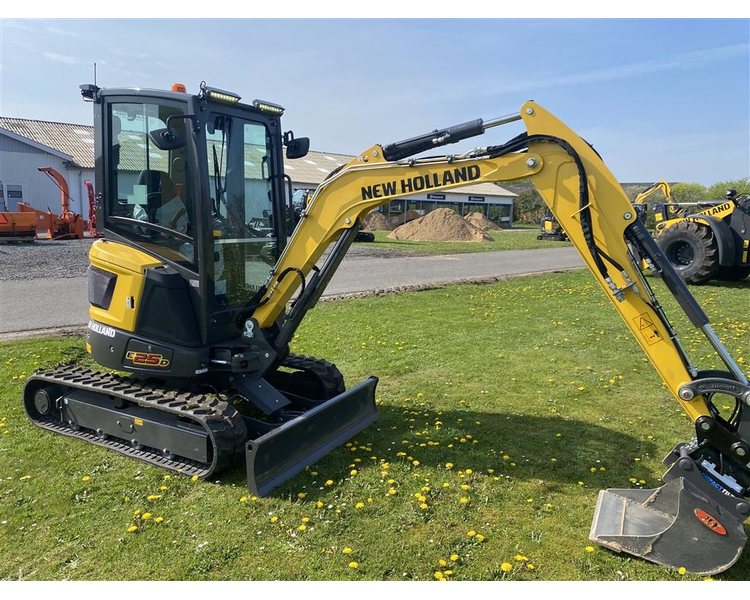 New Holland E25D