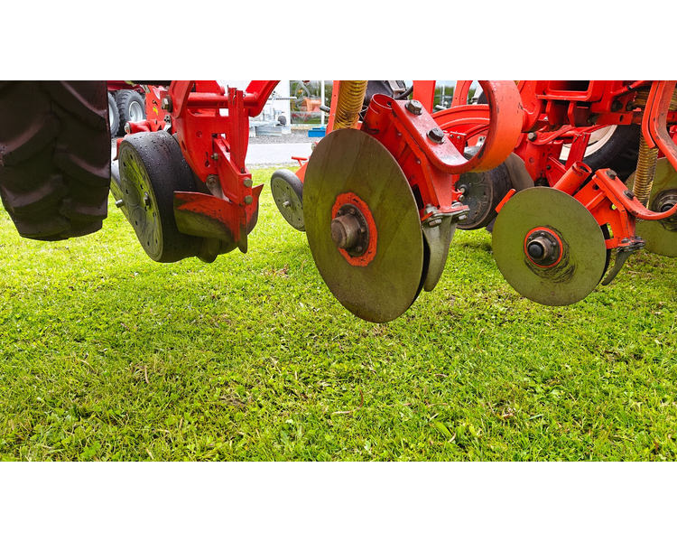 Maschio Gaspardo MANTA ISOTRONIC 12-75 XL Med fronttank
