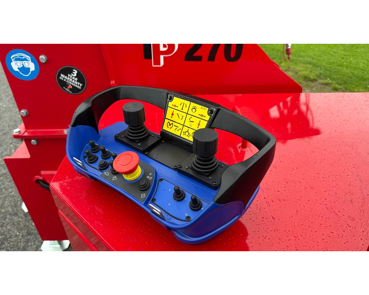 TP 270 PTO K med FTG 6,3m kran med fjernbetjent joystick.