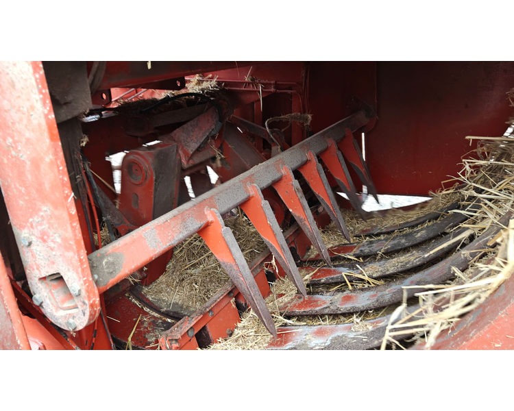 Hesston 4900