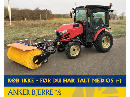 Yanmar YT 235H 4WD inkl. frontlift med PTO og 130 cm GMR fejemaskine