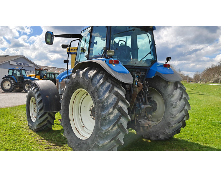 New Holland TM 150