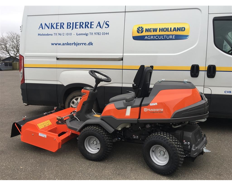 Husqvarna R 420TsX AWD inkl. slagleklipper & 122 cm klippebord