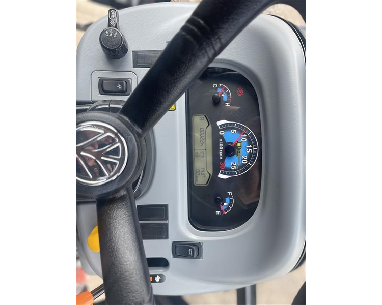 New Holland BOOMER 35 HST Cab - Flotation hjul