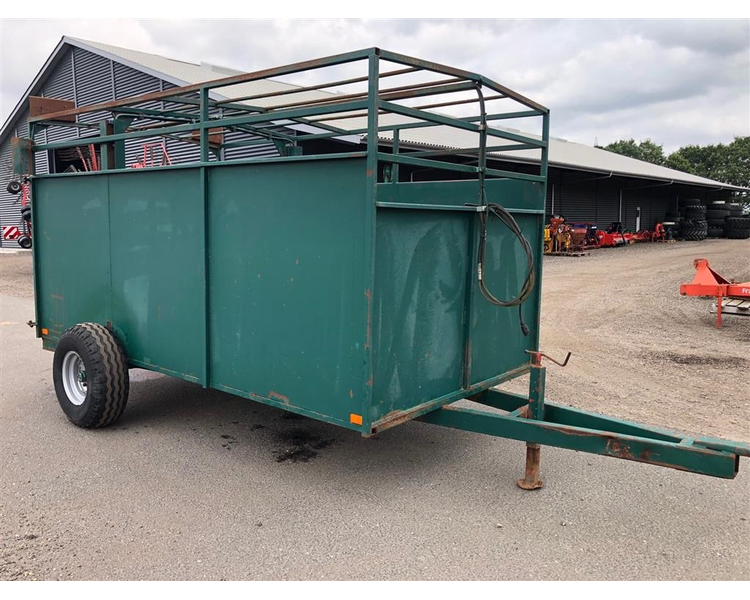 - - - Kreaturvogn med Hydraulik