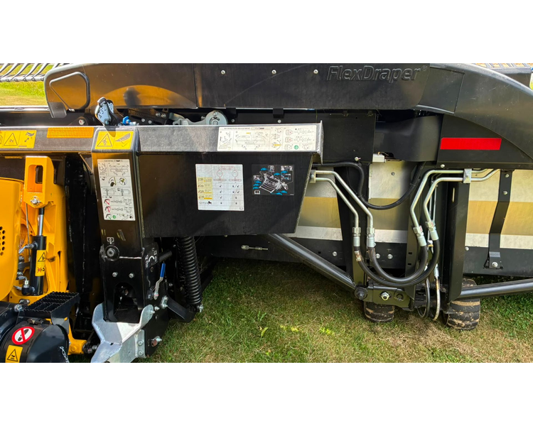 New Holland CR 11