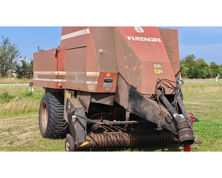 Hesston 4860
