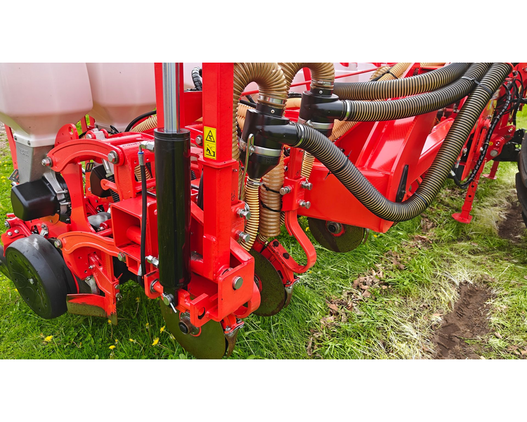 Maschio Gaspardo MANTA ISOTRONIC 12-75 XL inkl. fabriksny fronttank