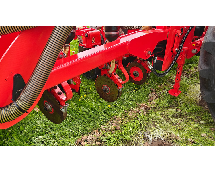 Maschio Gaspardo MANTA ISOTRONIC 12-75 XL inkl. fabriksny fronttank
