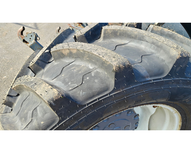 New Holland TM 165