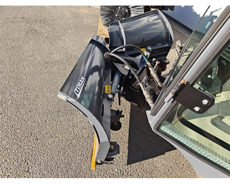 Timan 3330 4WD MEGET PÆN STAND - KOST; V-PLOV, SPREDER
