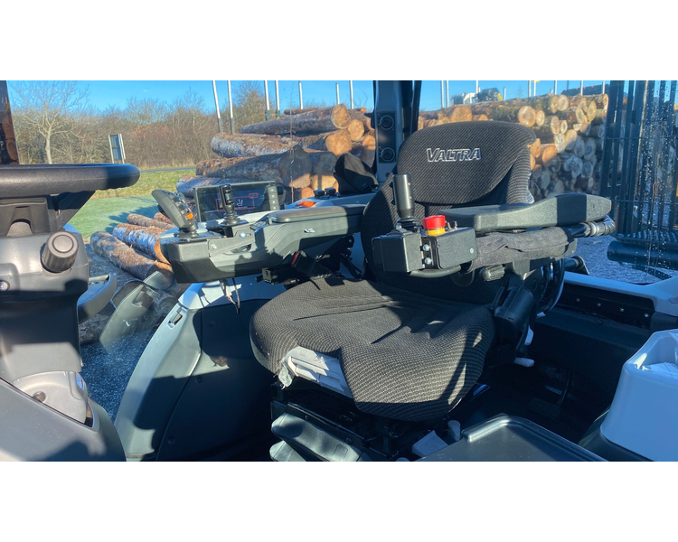 Kronos 150 4WD kronos +valtra N 175+ 10 kran