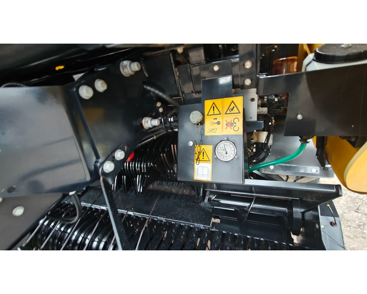 New Holland RB 125 COMBI