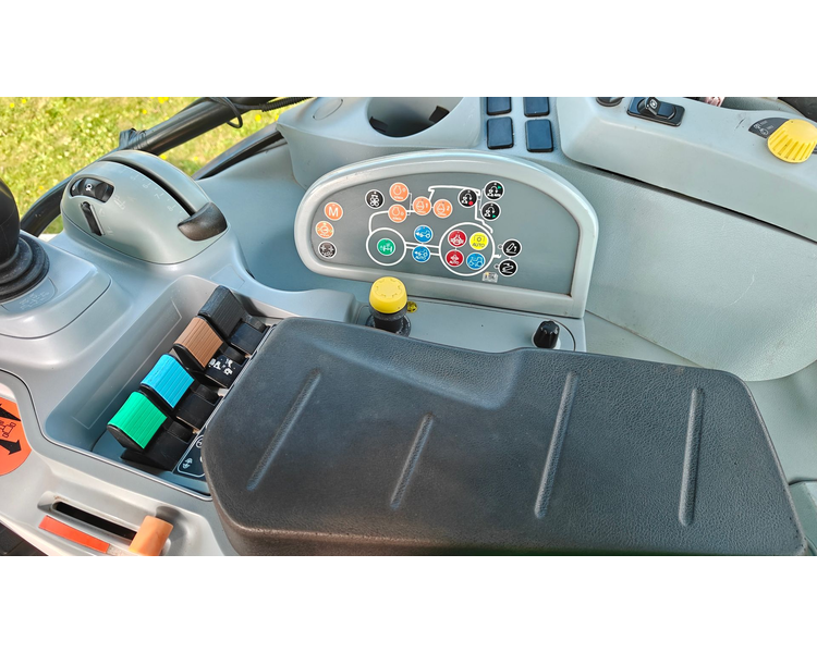 New Holland T7050 AUTO COMMAND
