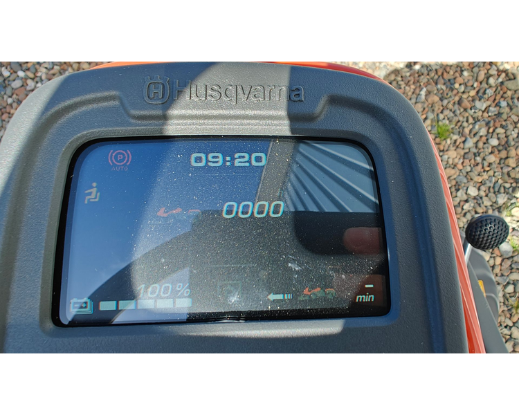 Husqvarna R200IX AWD Long Range model (dobbelt batteri)