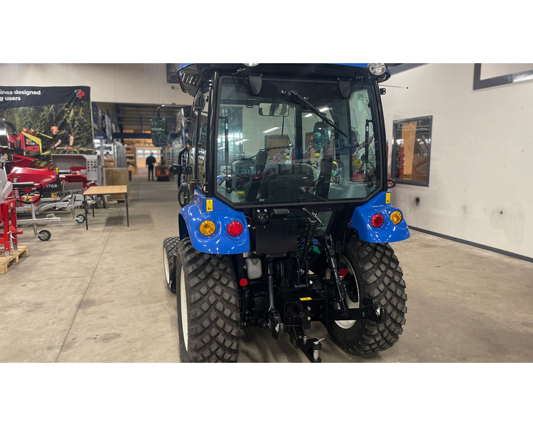 New Holland BOOMER 40 HST Fabriksny