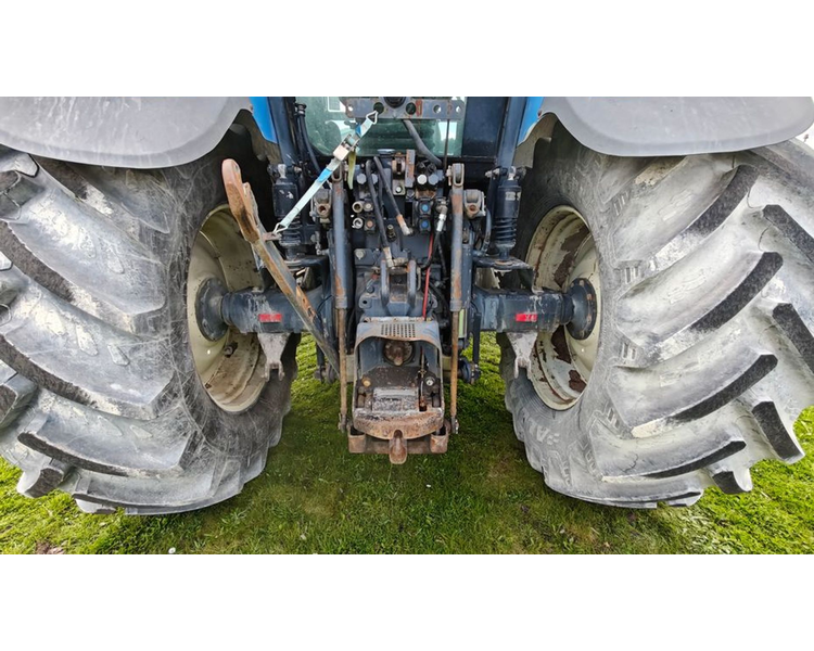 New Holland TM 150