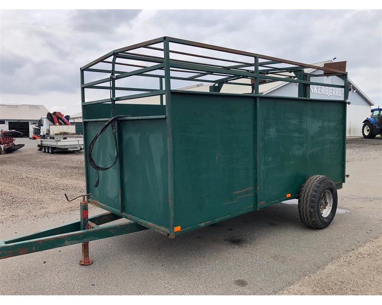 - - - Kreaturvogn med Hydraulik