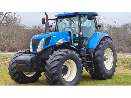 New Holland T7070 AutoCommand
