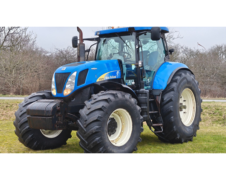 New Holland T7070 AutoCommand