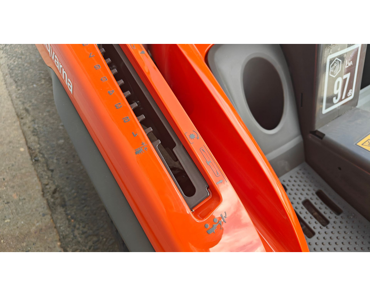 Husqvarna R200IX AWD Long Range model (dobbelt batteri)