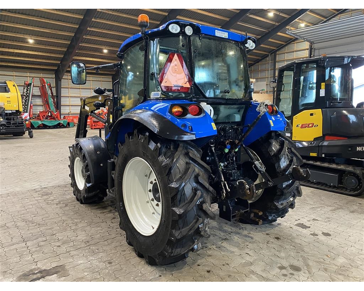 New Holland T4.95 Med frontlæsser