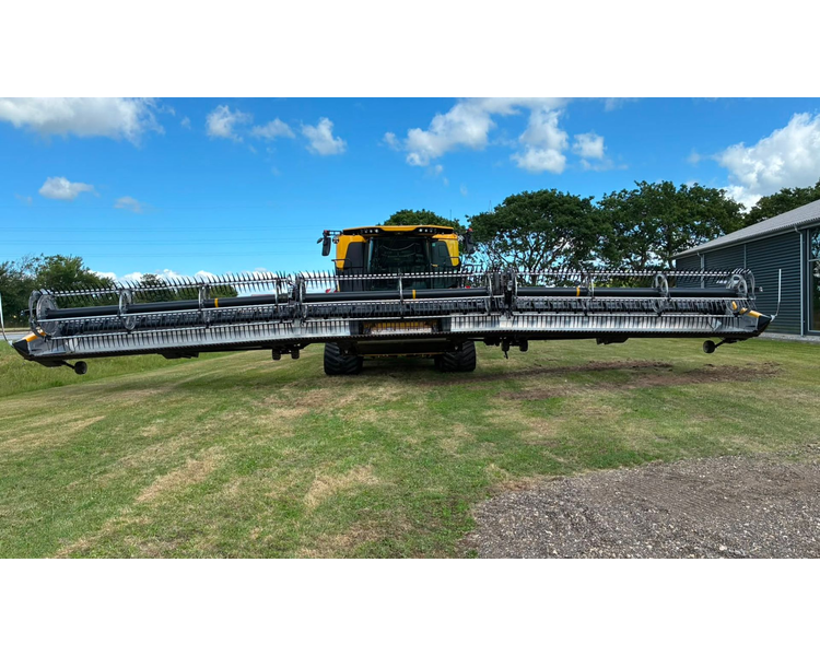 New Holland CR 11