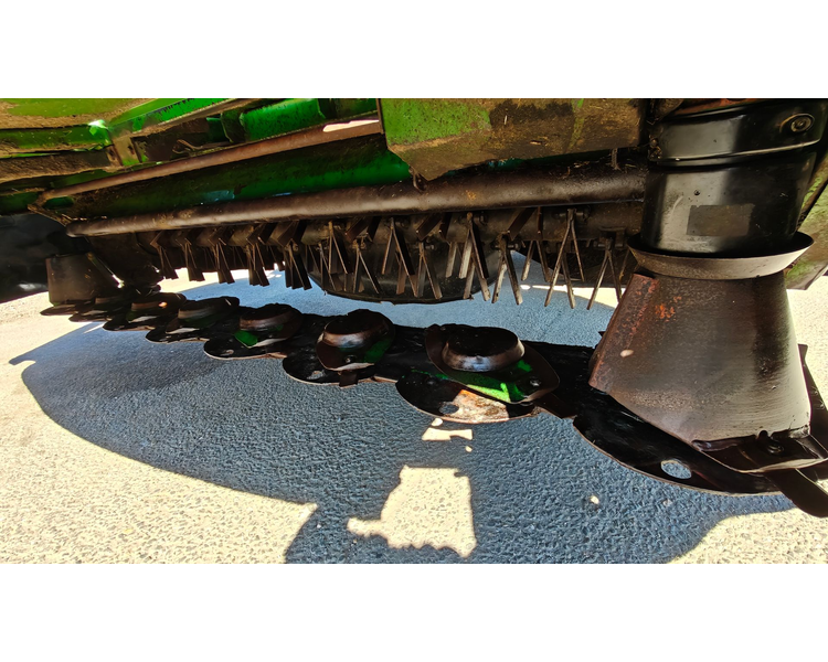 John Deere 131 frontskårlægger