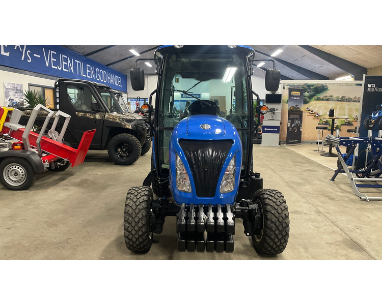 New Holland BOOMER 40 HST Fabriksny