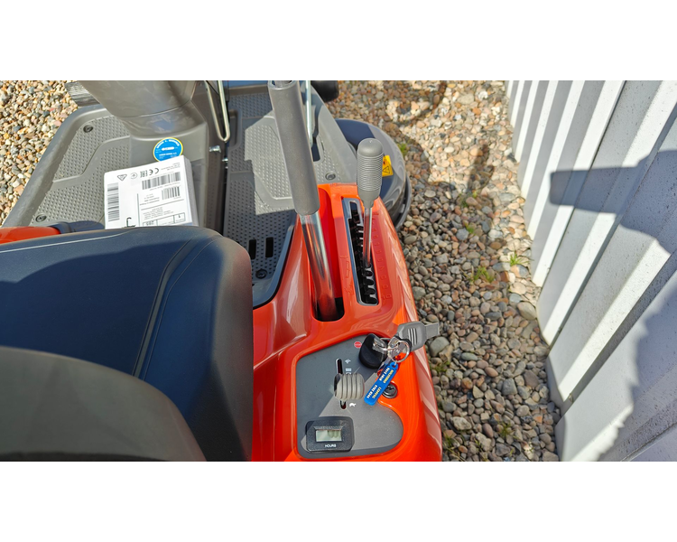 Husqvarna R214TS MED SERVOSTYRING