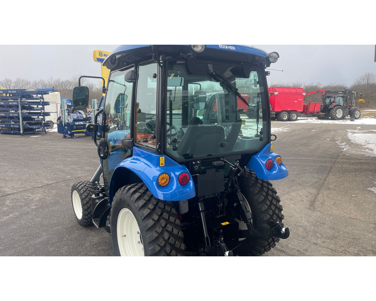 New Holland BOOMER 40 HST Inkl. Nesbo frontlift