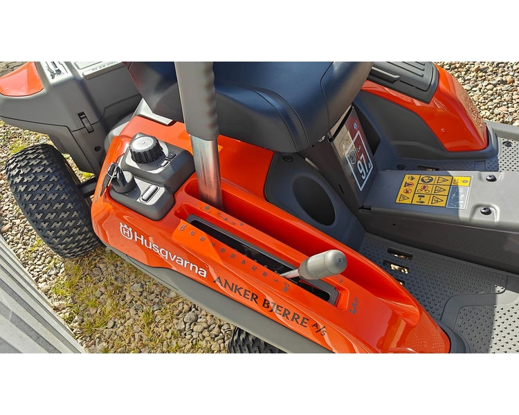 Husqvarna R200IX AWD Long Range model (dobbelt batteri)