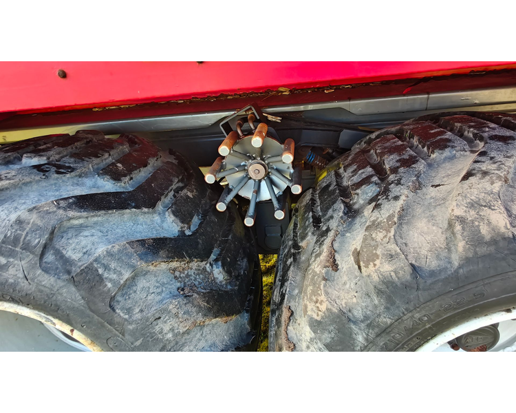 Valtra T234s Med Jenz 360 Flishugger og Alsidig 23m3 Flisvogn