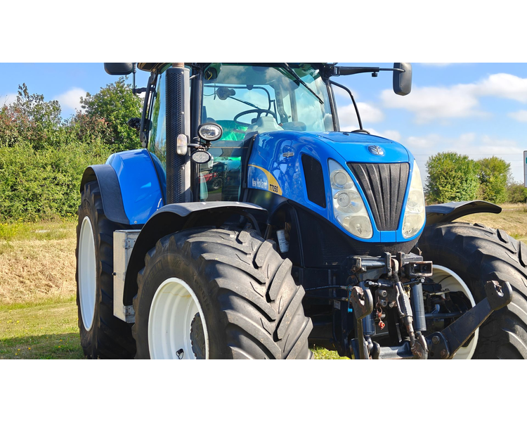 New Holland T7050 AUTO COMMAND
