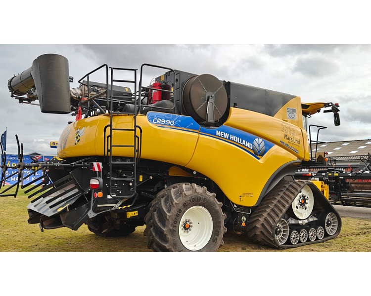 New Holland CR9.90