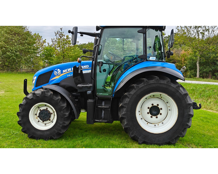 New Holland T4.95 Med frontlæsser