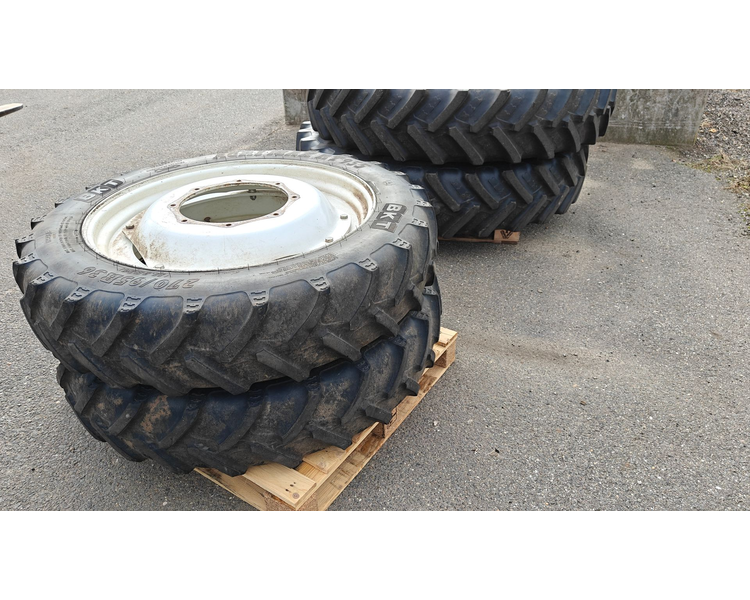 sprøjtehjul 380/90R46 - 270/95R36 XXX New Holland T7.170