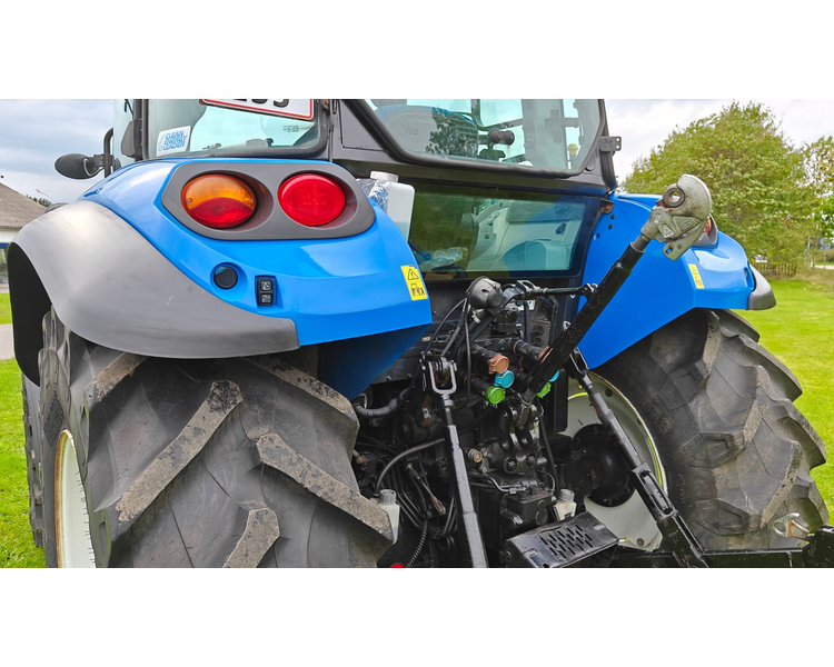 New Holland T4.95 Med frontlæsser
