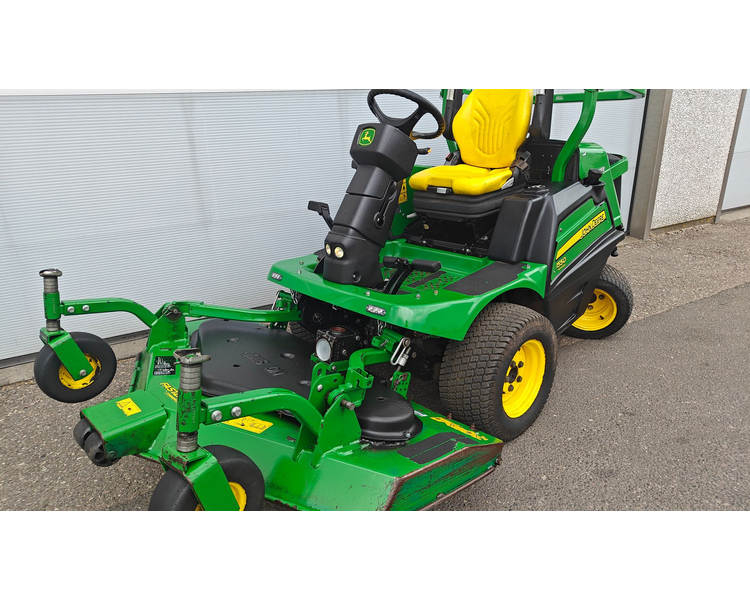 John Deere 1550 TerrainCut