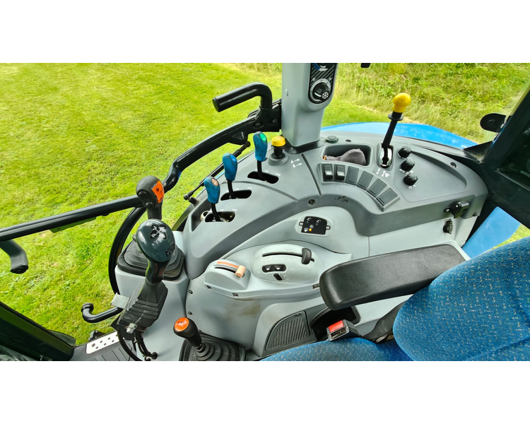 New Holland T4.95 Med frontlæsser