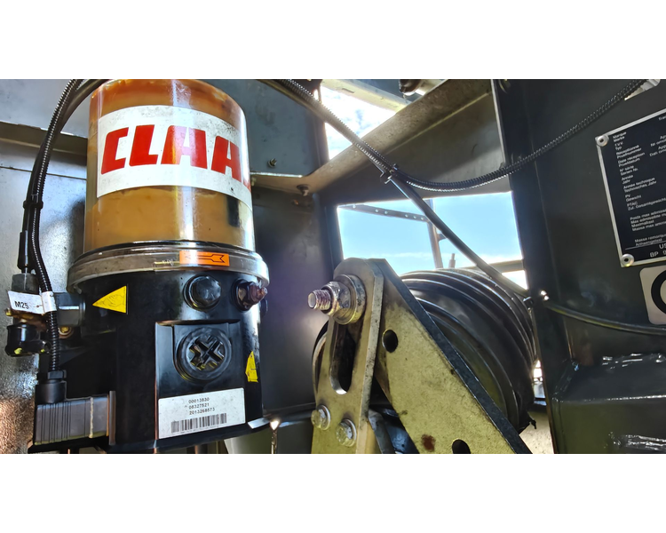 CLAAS Rollant 455 UNIWRAP
