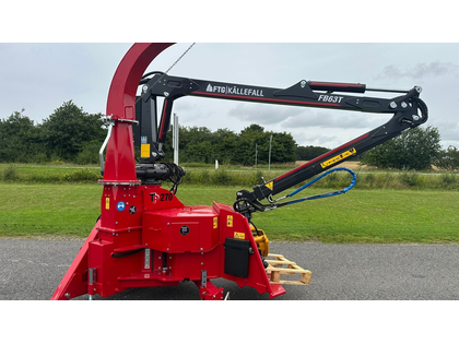 TP 270 PTO K med FTG 6,3m kran med fjernbetjent joystick.