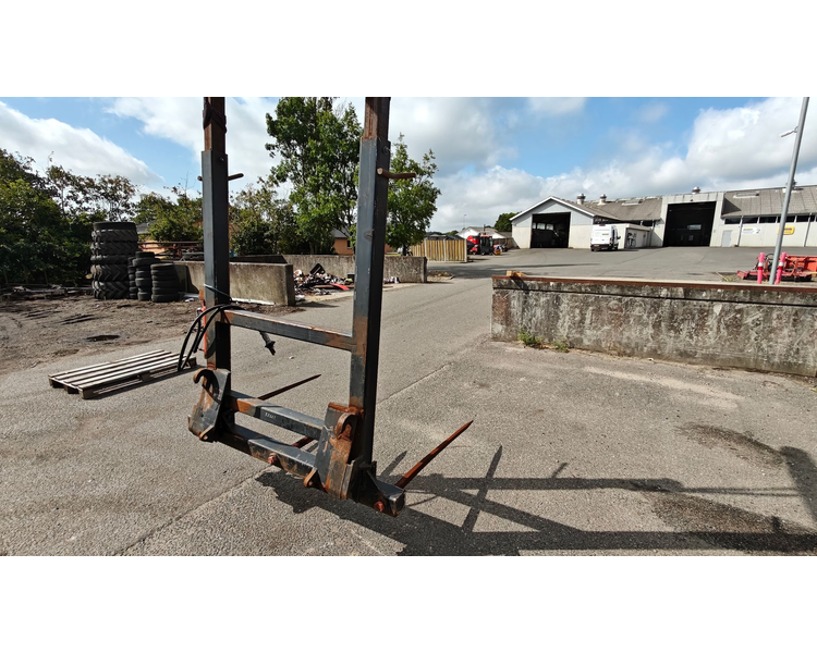 - - - Storballespyd m/EURO beslag Med hydraulisk opklap